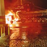 Caminhão pega fogo no Porto durante a madrugada