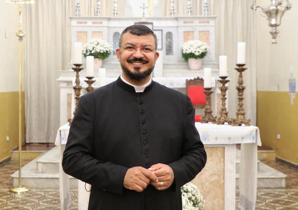 FOTO 2 padre Fábio