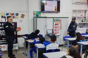 GCM promove palestra sobre drogas em escola na Ponta do Caju