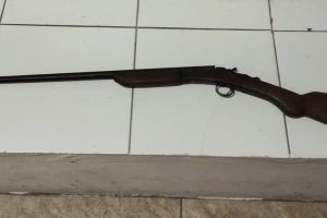 Homem é preso em Antonina por ameaçar vizinho com espingarda