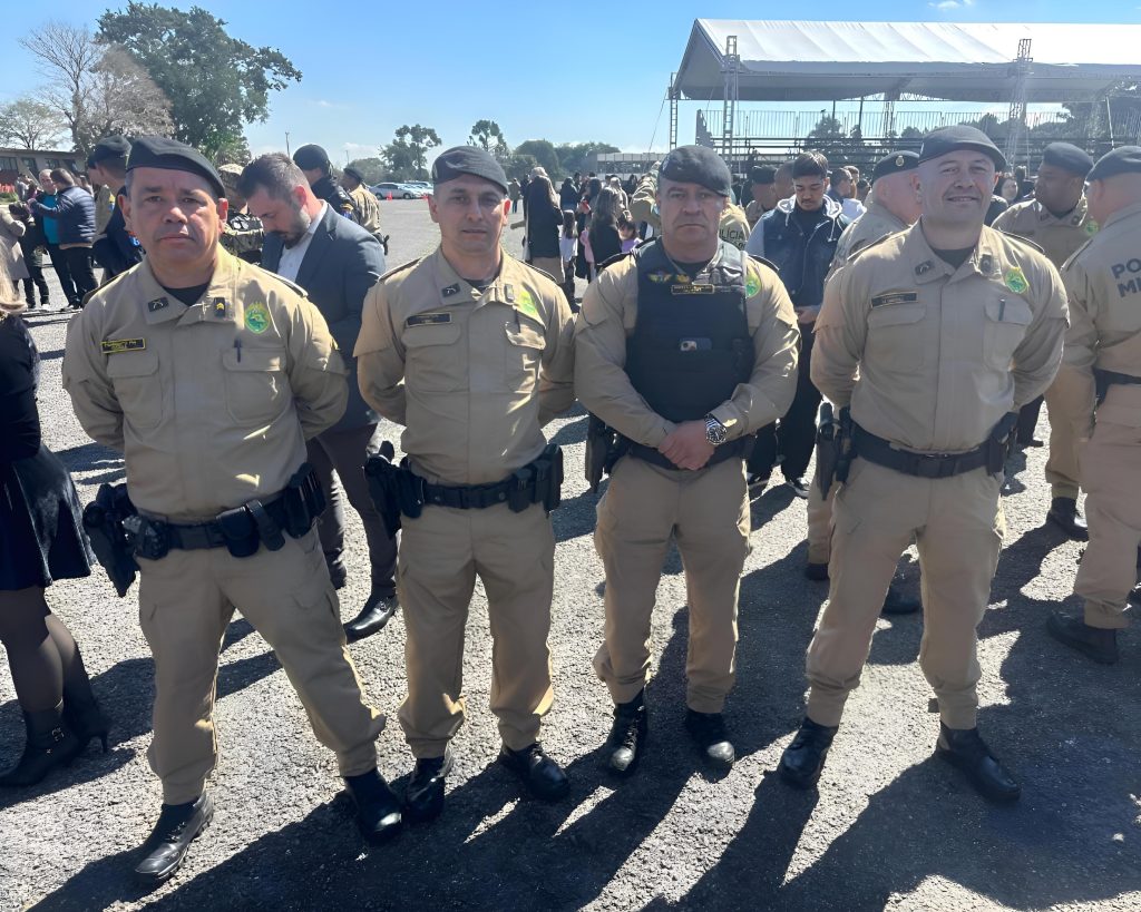 Policiais militares do 9º Batalhão no Guaratupê 10
