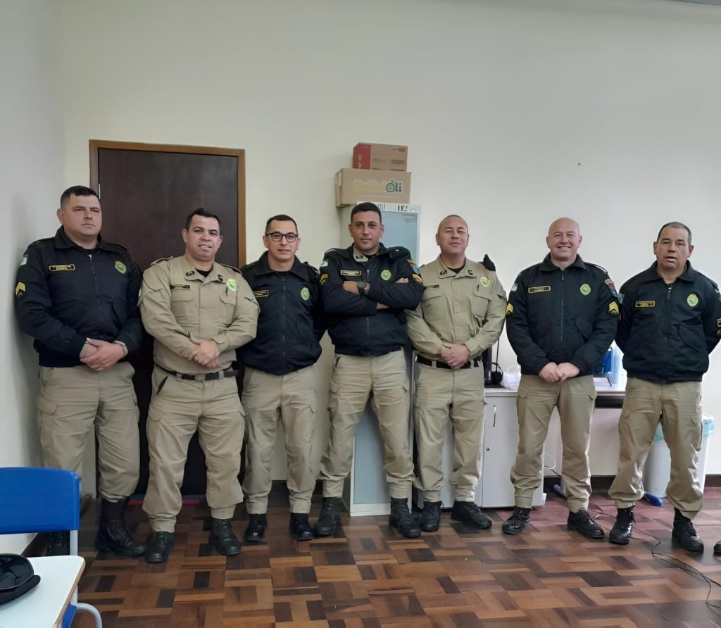 Policiais militares do 9º Batalhão no Guaratupê 3