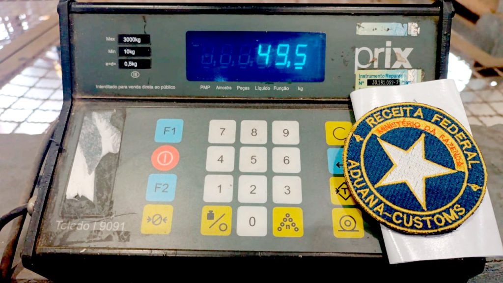 Receita apreende cocaína no porto de Paranaguá 46