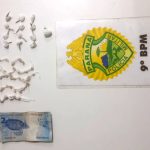 Suspeito de tráfico é perseguido e preso após denúncia