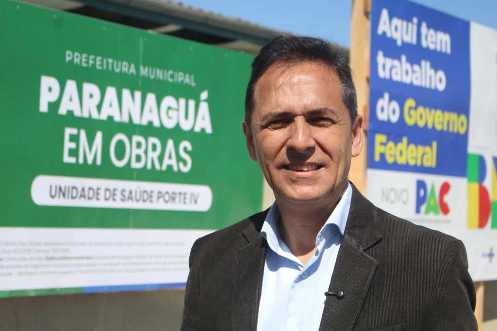 foto 2 – Adriano Ramos Prefeito Assinatura da ordem de serviço da UBS Serraria do Rocha Foto Diogo Monteiro JB Litoral (71)