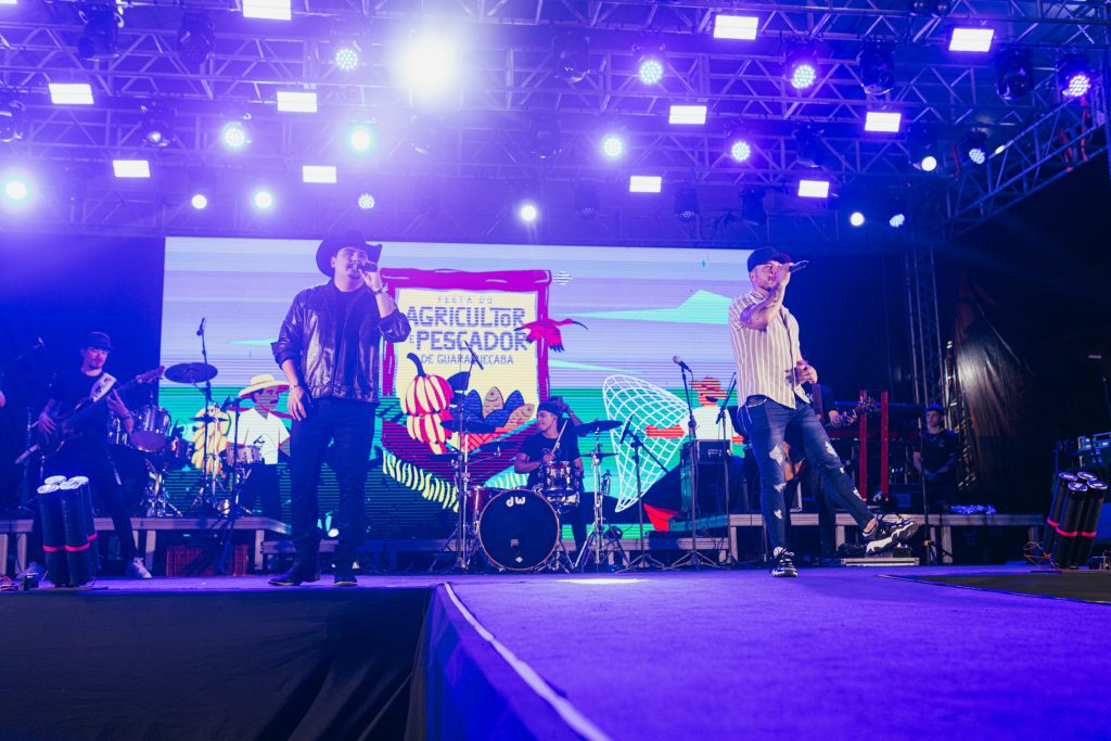 Festa do Agricultor e Pescador leva milhares a Guaraqueçaba em três dias de shows