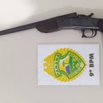 PM apreende arma de fogo após denúncia de ameaça em Guaratuba