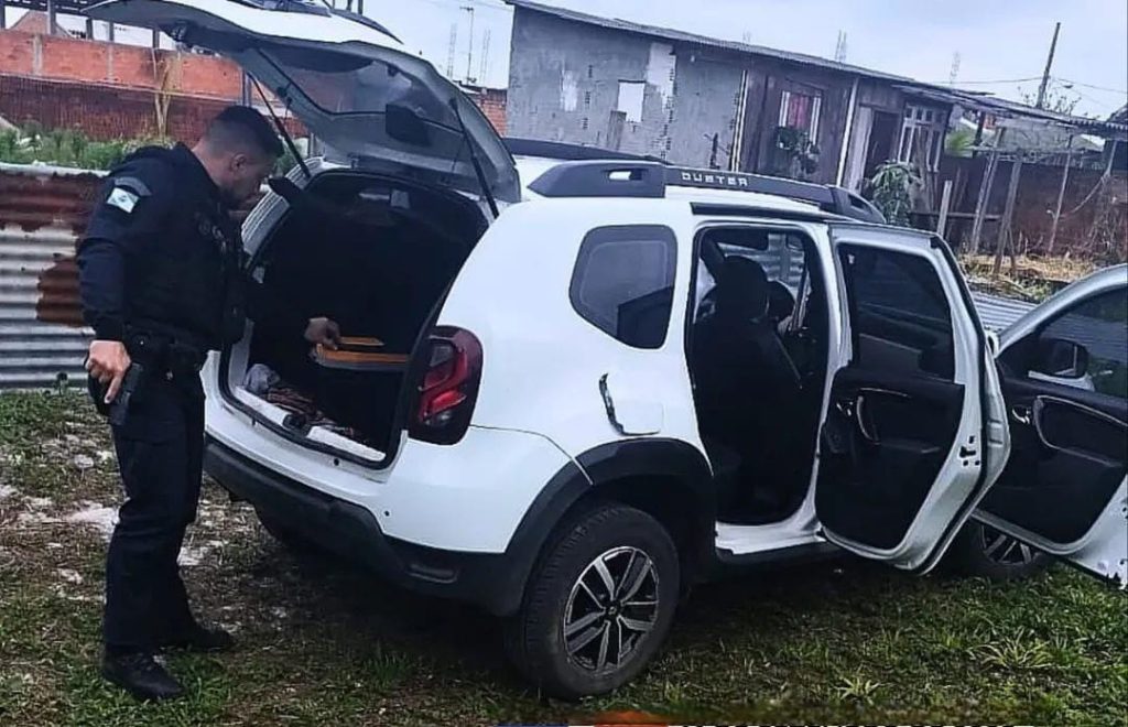 Carro recuperado pela GCM em Pontal do Paraná