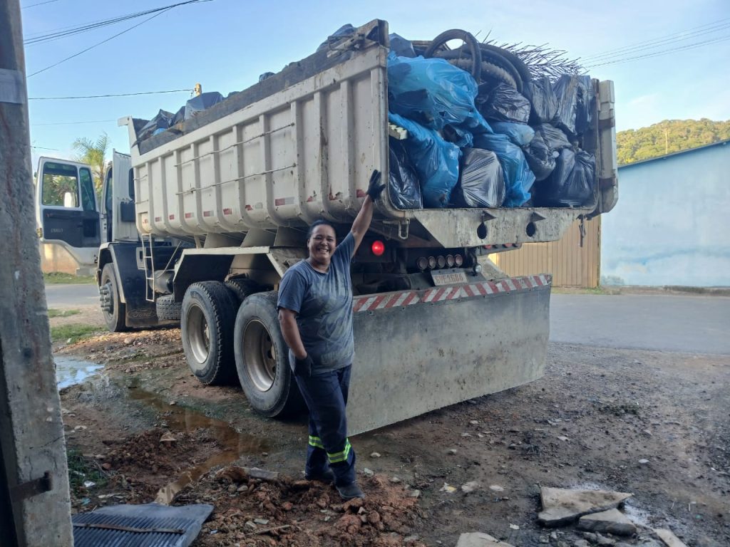 Foram retirados mais de 1.000 kg de resíduos da Baía de Antonina. Foto: Prefeitura de Antonina