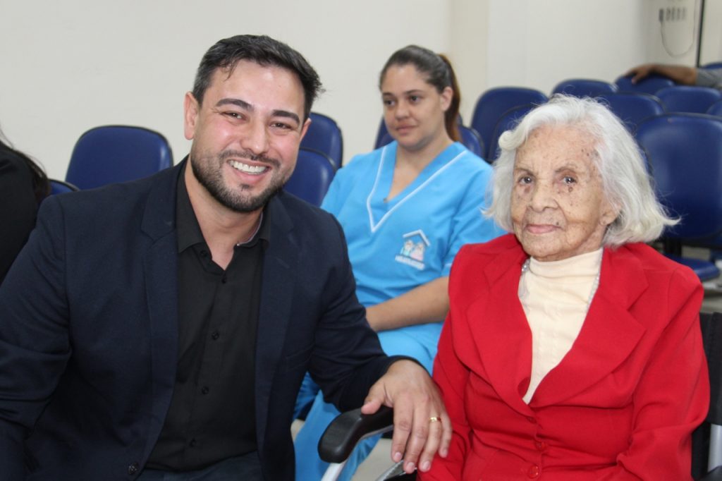 HOMENAGEM IDOSA 100 ANOS (1)