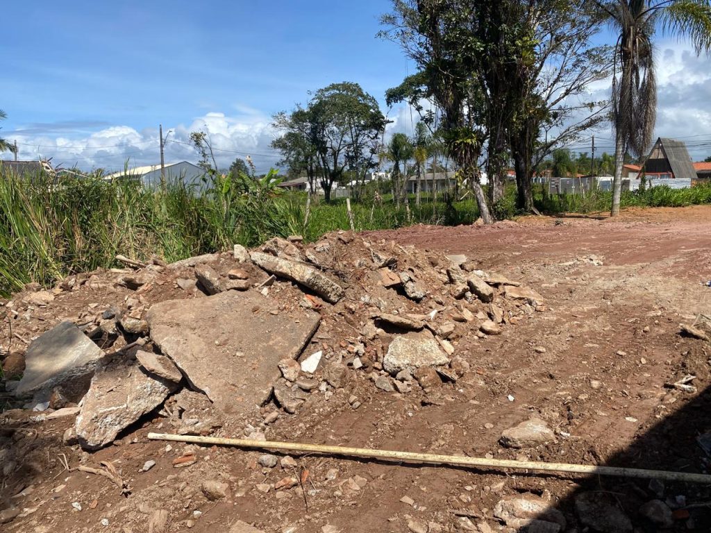 Polícia Ambiental Embarga Construção Irregular em Guaratuba 1