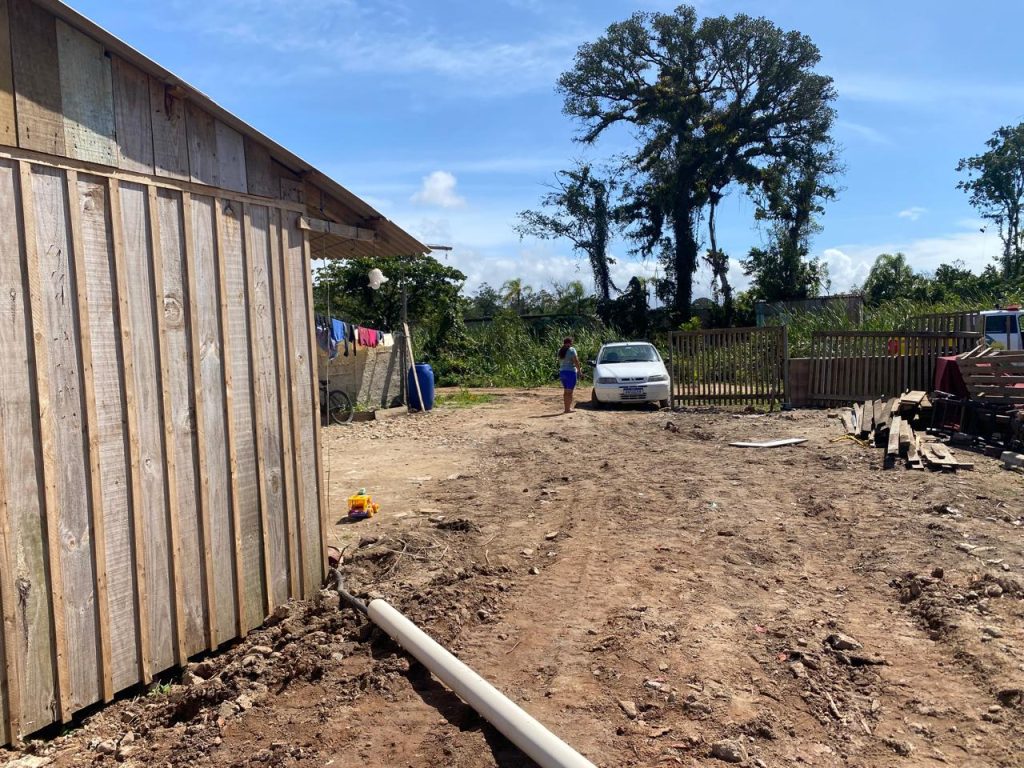 Polícia Ambiental Embarga Construção Irregular em Guaratuba 4