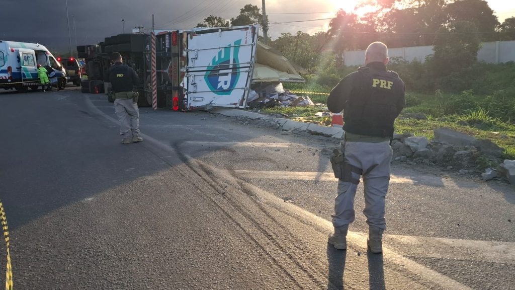Polícia Rodoviárioa Federal Acidente Paranaguá