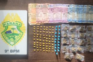 Tráfico PM encontra pochete "recheada" de drogas durante abordagem em Matinhos drogas PM 10