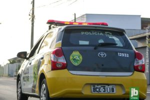 Mulher procurada por falta de pagamento de pensão alimentícia é presa em Matinhos