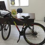 Furto de bicicleta resulta em prisão e apreensão de drogas em Matinhos