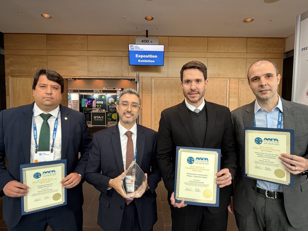Comitiva que foi ao Canadá em 7 de outubro contou com o diretor de Desenvolvimento Empresarial, Felipe Gama; o diretor Jurídico, Marcus Freitas, e Leandro Pazzeto, membro do Conselho de Administração. Foto: Divulgação