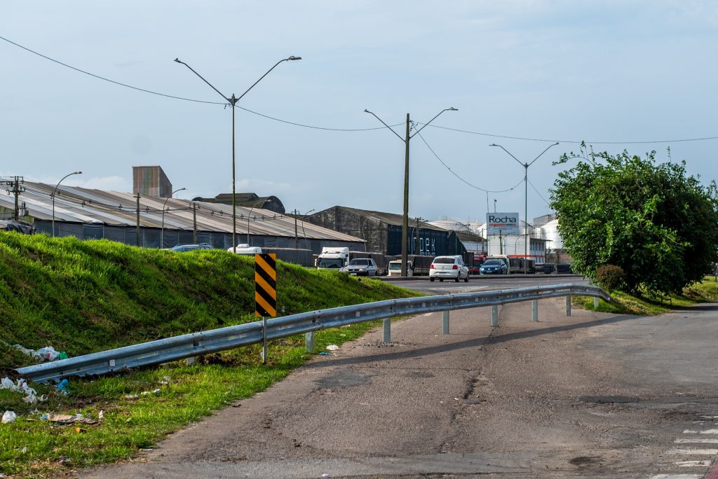 Fechamento de acesso na Avenida Ayrton Senna – Prefeitura de Paranagua