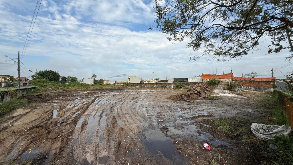 Área de 5 mil m², localizada na região do Parque São João, onde serão construídas as 192 moradias aprovadas pela Cohapar.