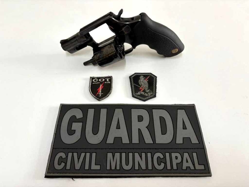GCM, apreende revólver