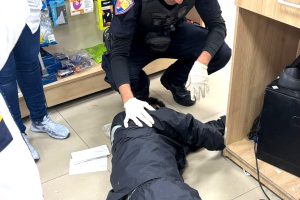 GCM presta socorro a homem com crise convulsiva em Paranaguá