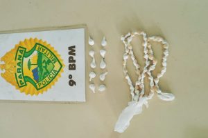 Homem é preso por vender drogas e alertar usuários com fogos de artifício