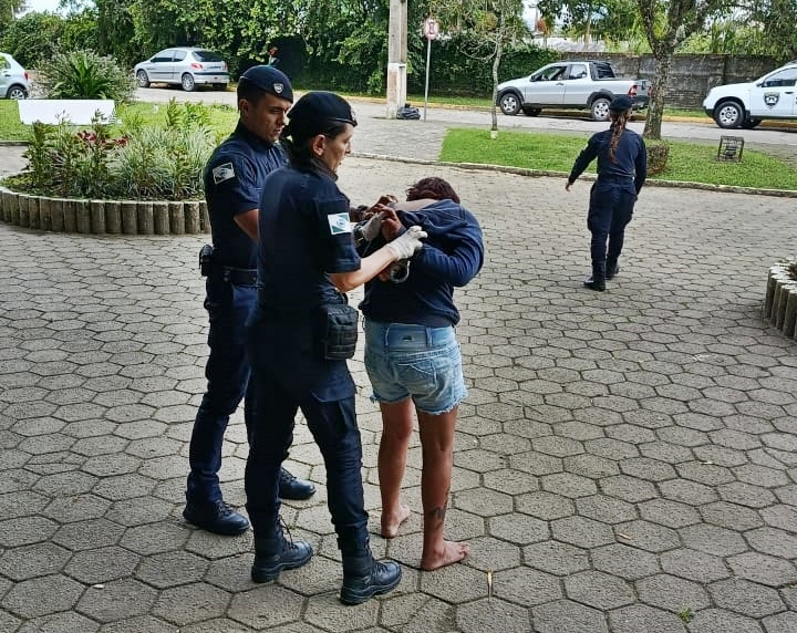 Mulher presa em Guaratuba 03