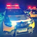 Mulher presa por agredir o genro e ameaçar a filha