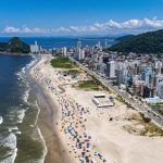 Matinhos, 11 de fevereiro de 2023 – Drone de praia no balneário Caiobá.