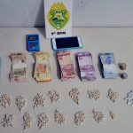 PM apreende quse 400 pedras de crack ao abordar rapaz em Guaratuba