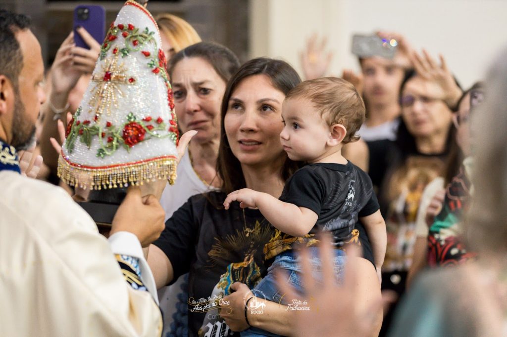 Cerimônia de Troca do Manto abriu, oficialmente, a 212ª edição da Festa Estadual de Nossa Senhora do Rocio. Foto: Santuário Estadual N Sra. do Rocio