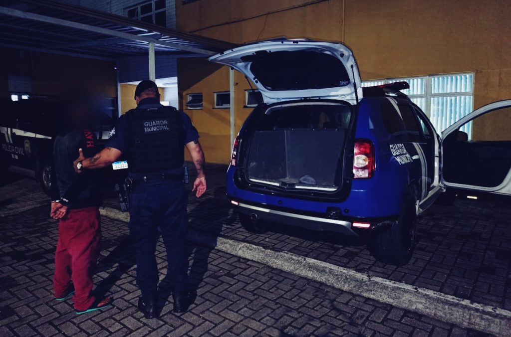 GCM Matinhos prende suspeito 1