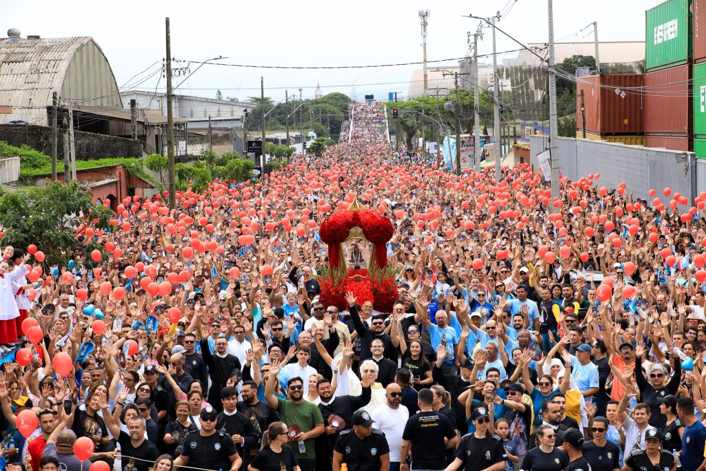 Procissão Solene de Nossa Senhora do Rocio lotou ruas de Paranaguá em manifestação de fé à Padroeira do Paraná. Foto: Santuário Estadual Nossa Senhora do Rocio