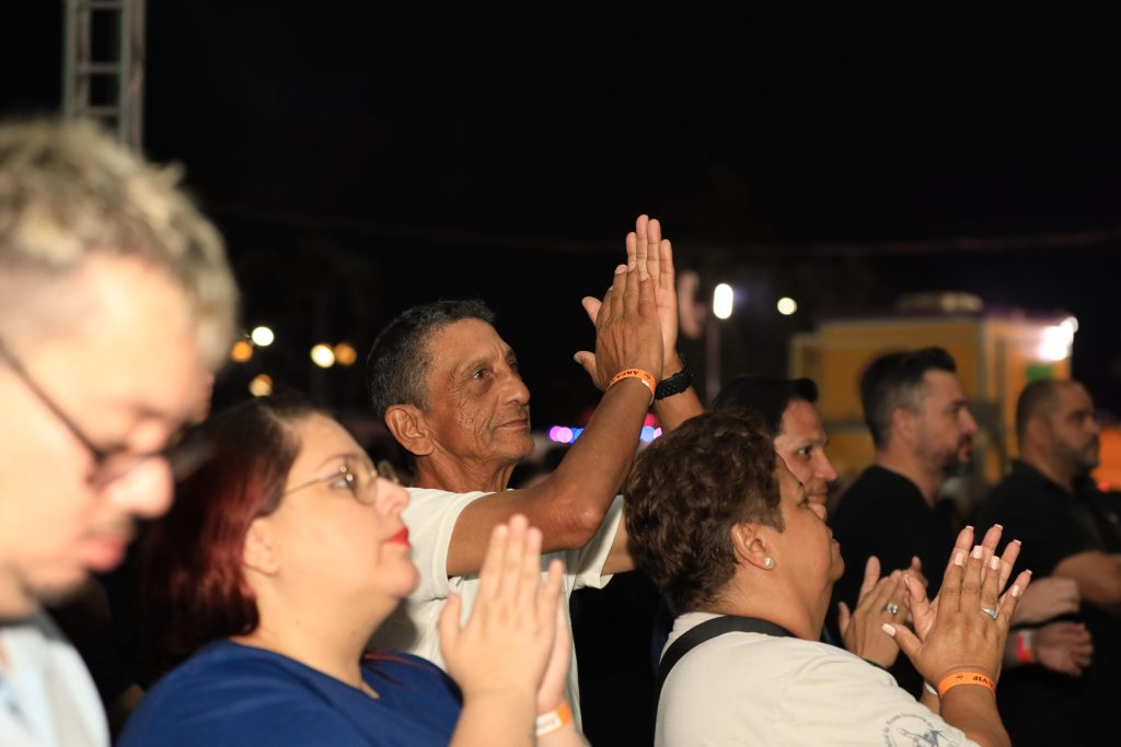 Com a emoção de milhares de fiéis, Procissão Luminosa de Retorno fechou a 212ª Festa Estadual de Nossa Senhora do Rocio. Foto: Santuário Estadual Nossa Senhora do Rocio