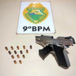 Pistola é apreendida durante cumprimento de mandado de prisão em Pontal do Paraná