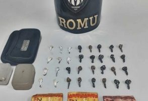 Homem é preso por tráfico de drogas após tentar fugir de abordagem da Romu