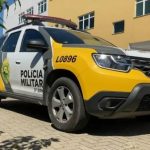 Caminhão em zigue-zague acaba com motorista preso por embriaguez