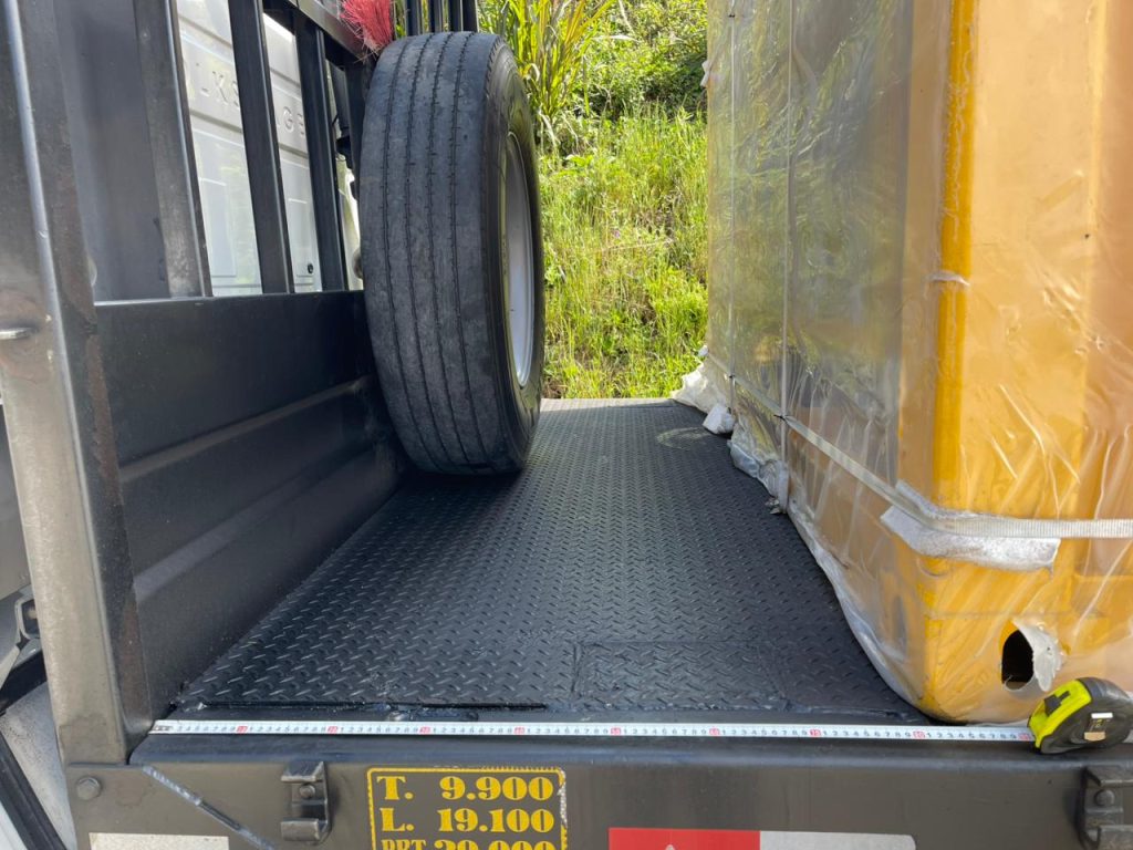 Dispositivo frontal conhecido como malhal, usado para proteger a cabine, é um dos itens que os motoristas dizem cumprir corretamente.