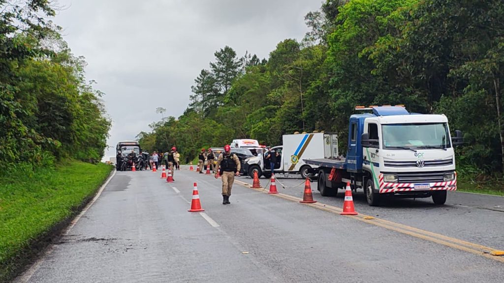 ACIDENTE PR 408 – FOTO JB LITORAL (1)
