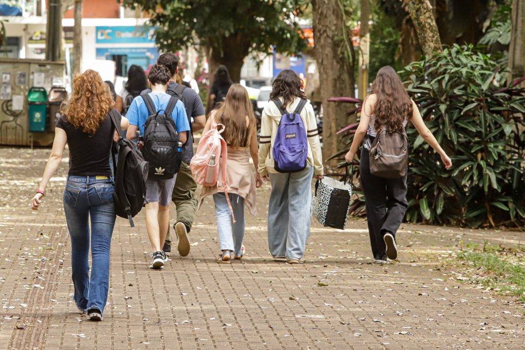 ALUNOS – FOTO Roberto Dziura Jr AEN