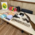 Rotam apreende armas e drogas em bar desativado em Pontal do Paraná
