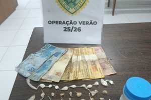 Homem é flagrado com drogas após resistir à abordagem da PM em Matinhos