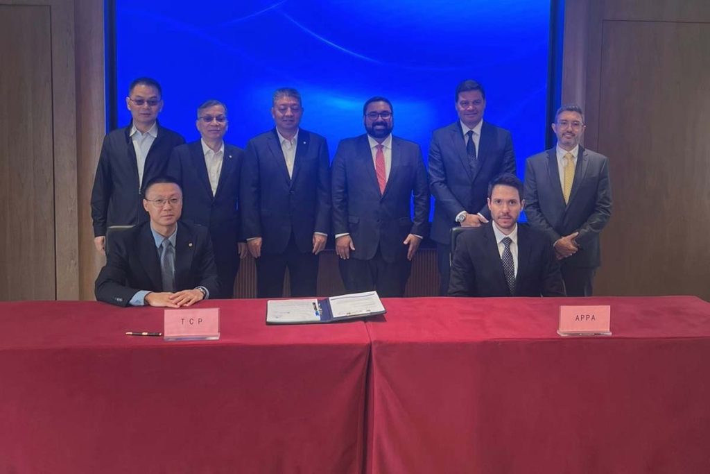 Mesma comitiva repetiu a viagem e, um ano depois, em novembro de 2025, anunciou investimentos a serem feitos pela administradora do TCP. Foto: Divulgação