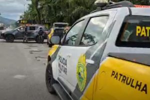 Trio preso pela PM na BR-277 021