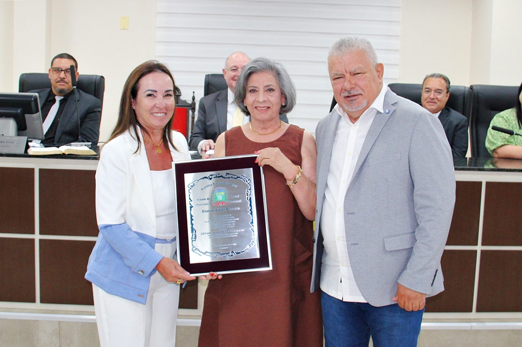 Zenair Marques Ledermannn tem mais de 50 anos de serviços prestados à comunidade. Fotos: Divulgação/Câmara Municipal de Paranaguá

