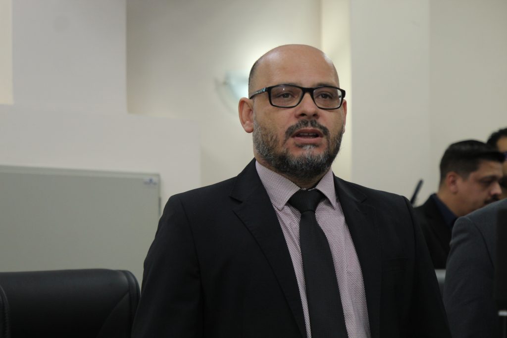 Vereador Lindonei Santos (PSD) encerra o ano legislativo fortalecendo sua atuação em defesa do trabalhador e das demandas da Ilha dos Valadares.