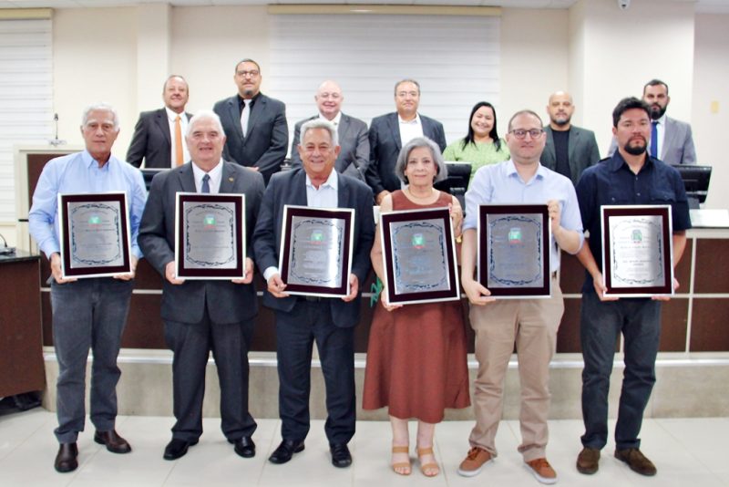 Personalidades foram reconhecidas pela atuação em Paranaguá nas mais diversas áreas. Fotos: Divulgação/Câmara Municipal de Paranaguá