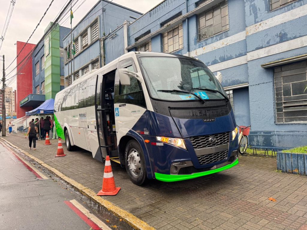 foto 1 wilson leandro pref paranagua ônibus
