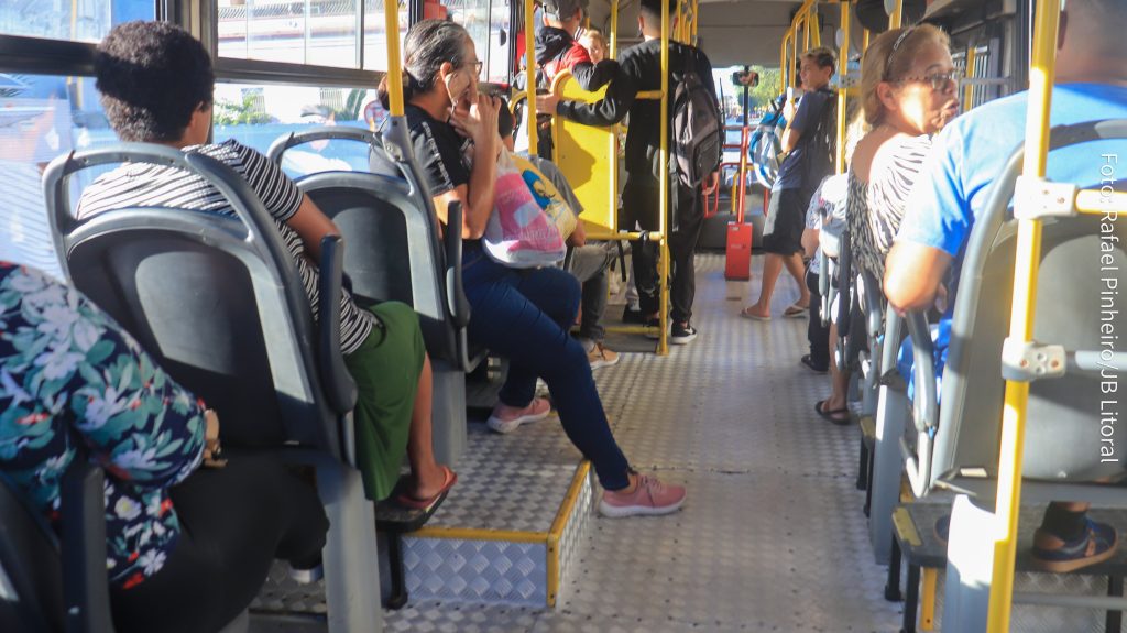 onibus viação rocio, perna aberta, passageiros,  (1)