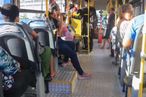 onibus viação rocio, perna aberta, passageiros,  (1)